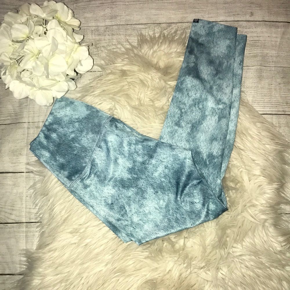 Onzie High Waisted, Cropped Leggings